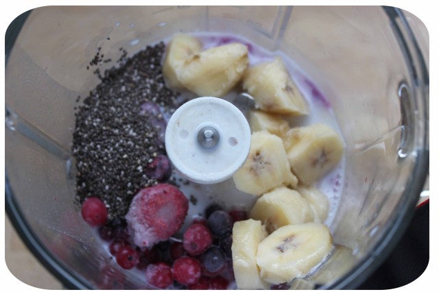 berry and banana smoothie