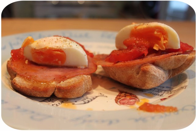 Egg, ham and bread