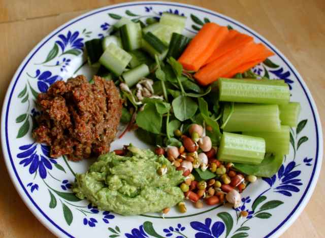 Salad with tapenade added