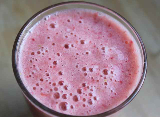 strawberry and banana smoothie with coconut water