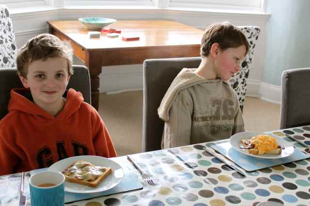 H and L at breakfast 1