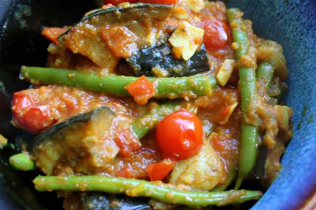 aubergine and green bean curry