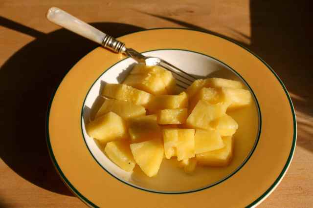 Pineapple pieces in bowl