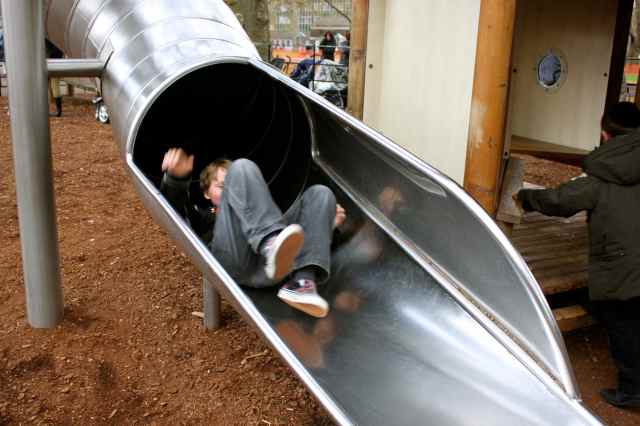 H on large slide