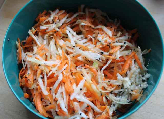 grated carrot, kohlrabi and mooli