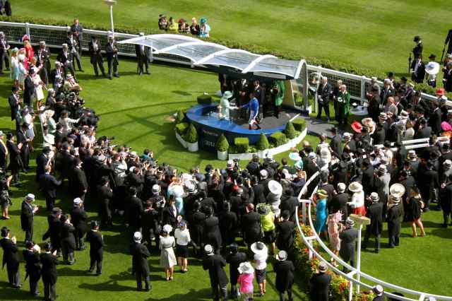 The Queen and Frankie Dettori