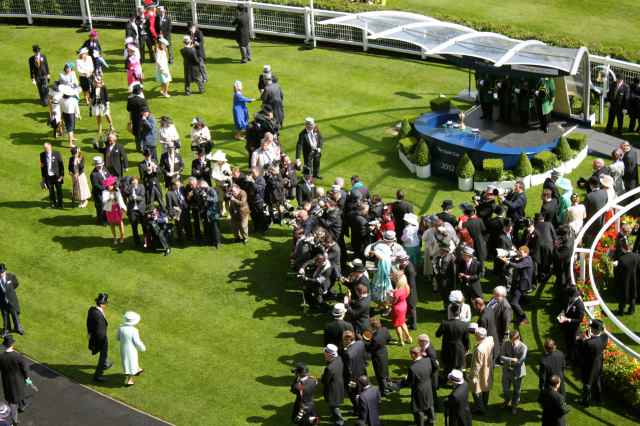 The Queen presenting the Gold Cup