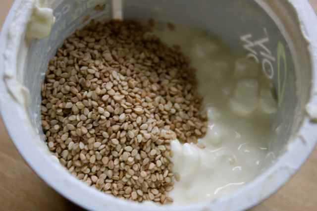 Sesame seeds and cottage cheese
