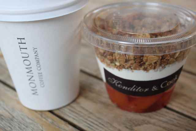 Coffee and peach granola