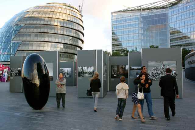 Exhibition outside the mayor's office
