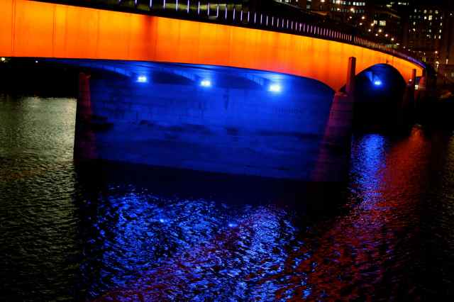 red and blue London Bridge