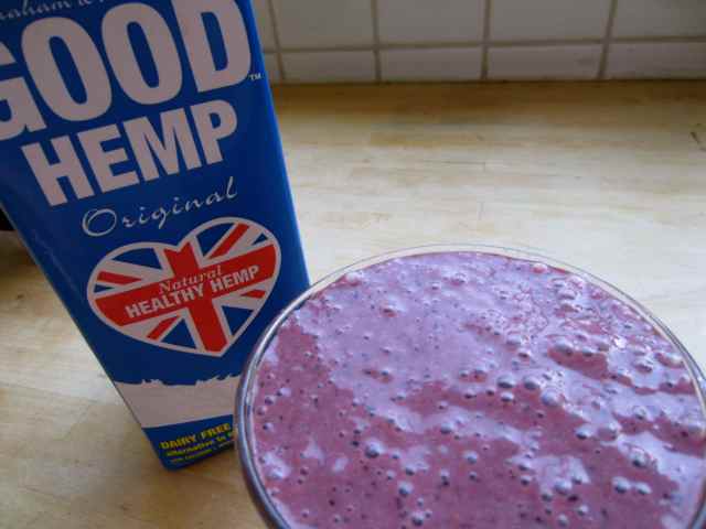 purple smoothie and hemp milk