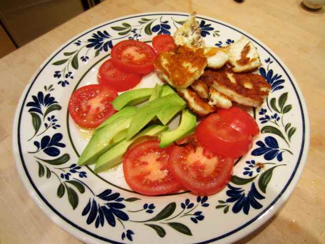 Avocado, tomato and Halloumi