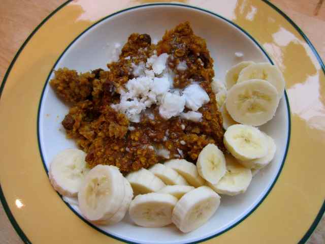 Baked oatmeal with coconut butter