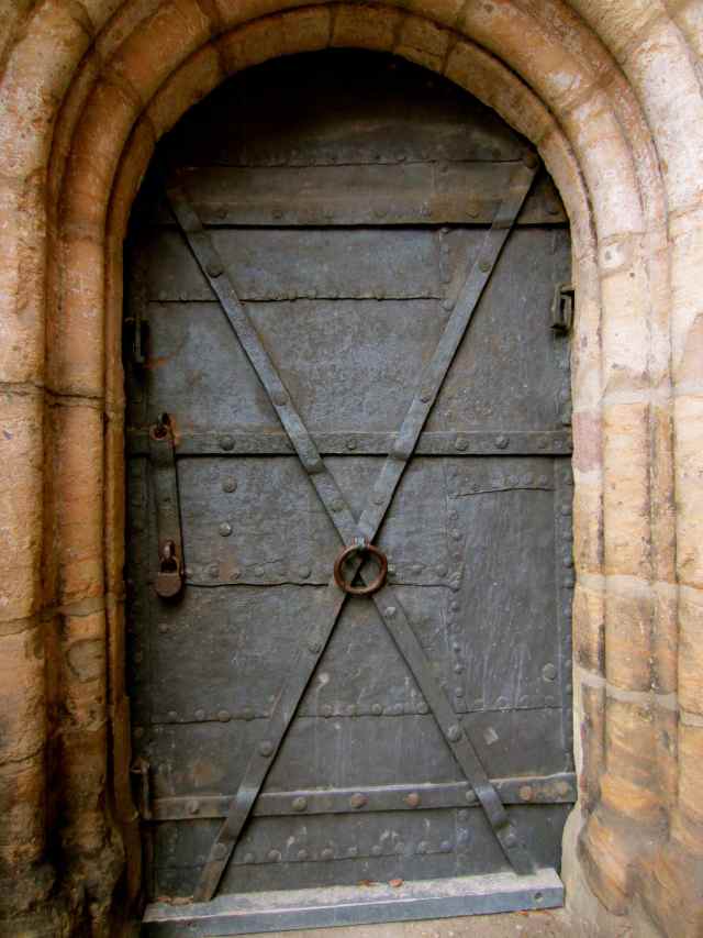 caste door