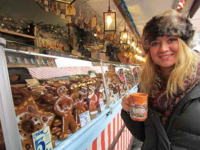 Gluwhein and gingerbread people