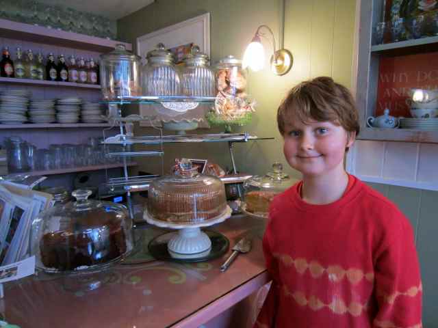 Oscar's Festival Cafe cakes