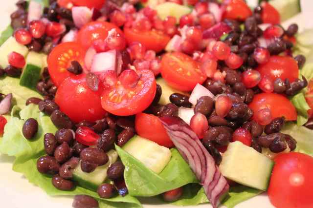 pomegranate and blackbean salad