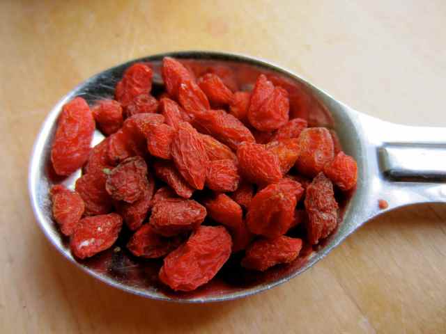 1 tbsp dried Goji berries