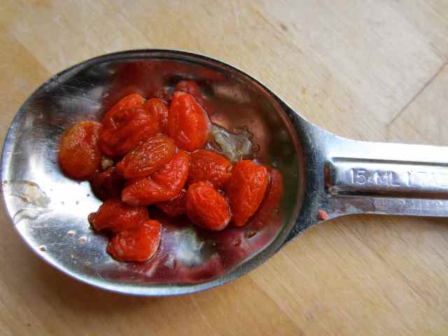 1 tbsp Goji berries