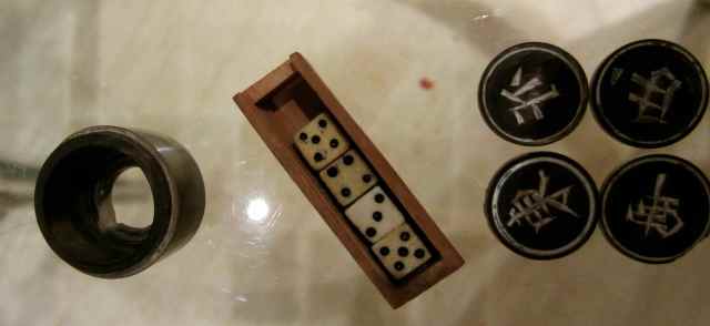 Mahjong dice and winds
