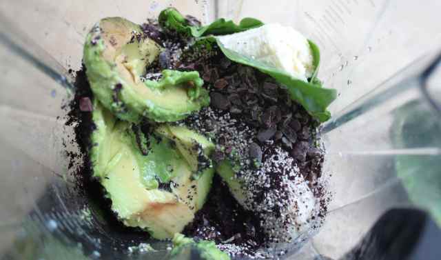 avocavo and bits in blender