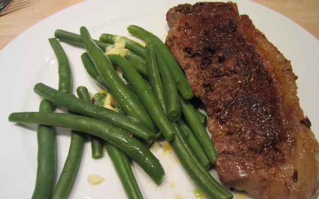 Blackened steak and green beans