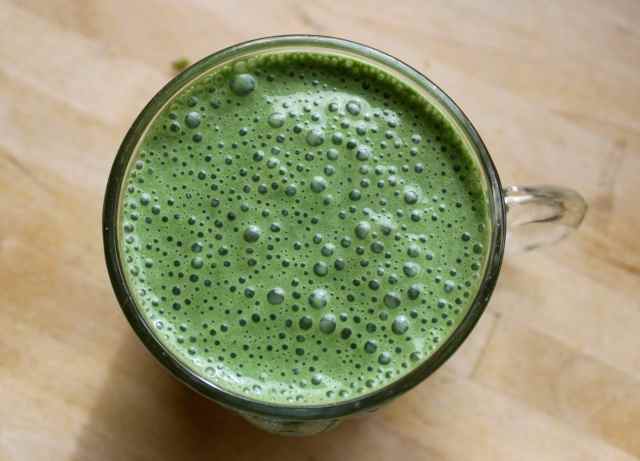 Foamy green smoothie