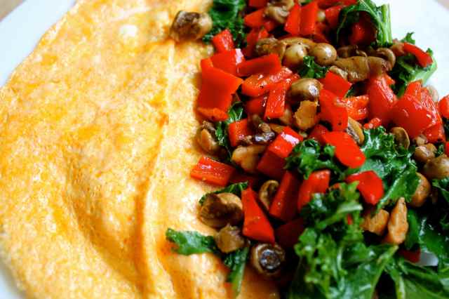 omelette and veggies