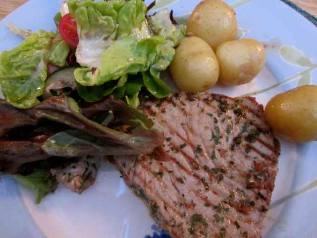 tuna steak and salad