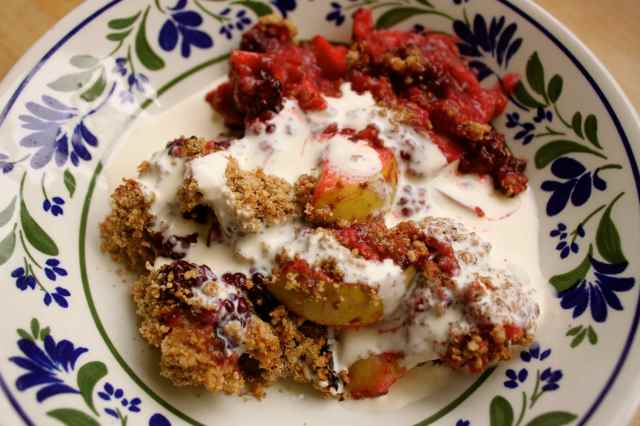 Apple and blackberry crumble