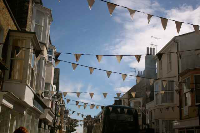 bunting addington street