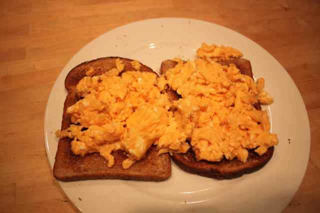 Scrambled eggs on toast