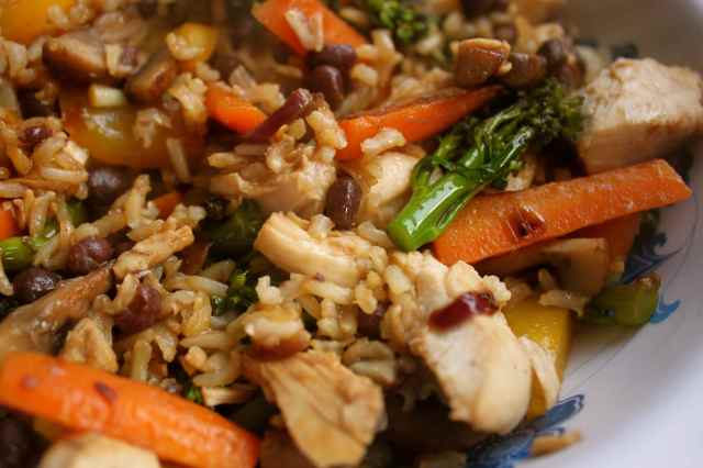 stir fried chicken, rice and veg