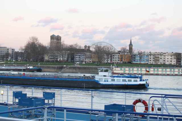 walk back along Rhine
