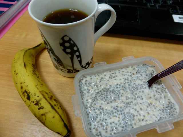 overnight oats and banana and tea