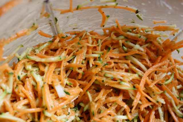 grated courgette and carrot with pesto
