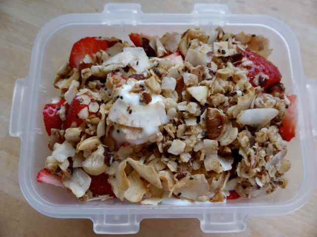 granola and strawberries
