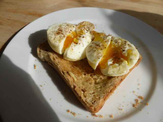 poached eggs on toast