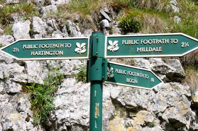 Hartington sign post
