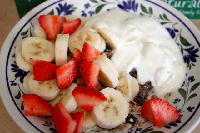 muesli and fruit