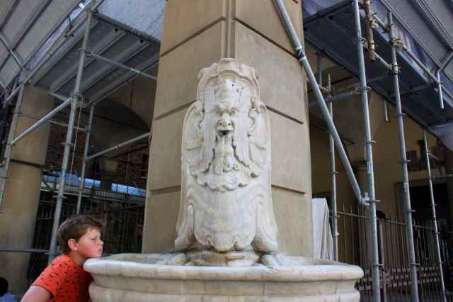 fountain in Florence street