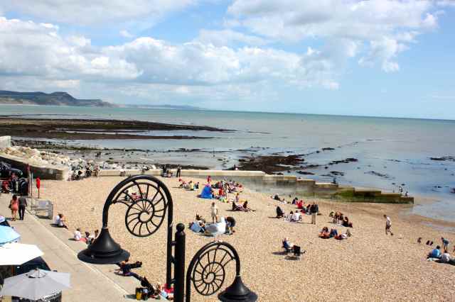 Lyme Regis low tode