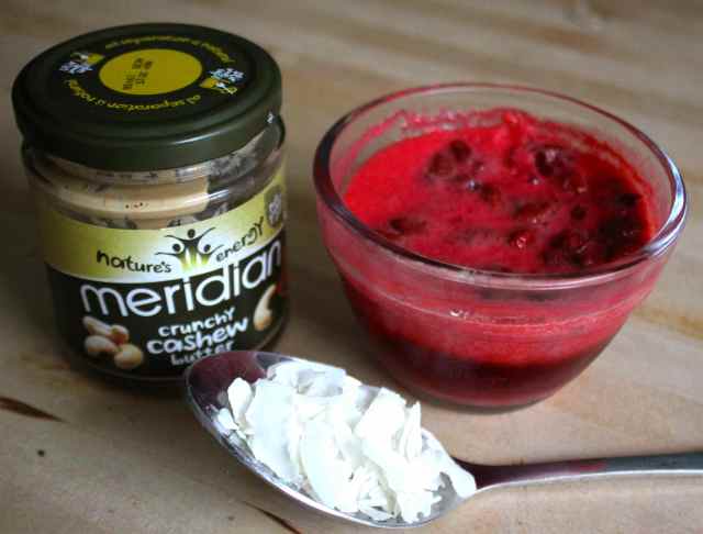 strawbs and nut butter