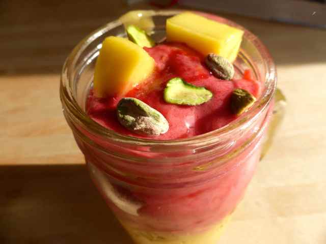 raspberry and mango smoothie