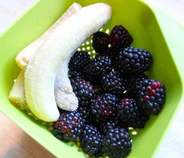blackberries and banana