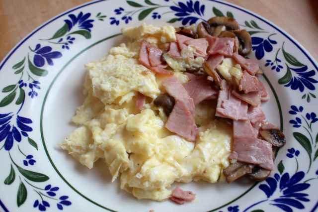 eggs, ham and mushrooms