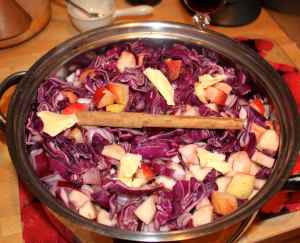 red cabbage in pan