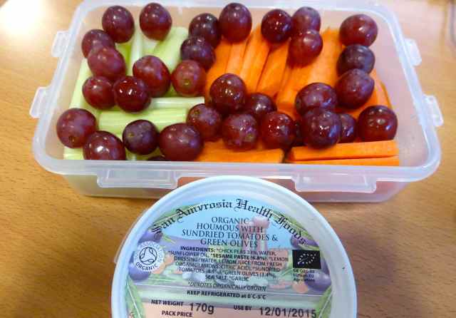 humous veg and grapes