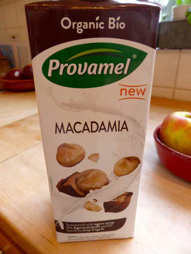 macadamia milk